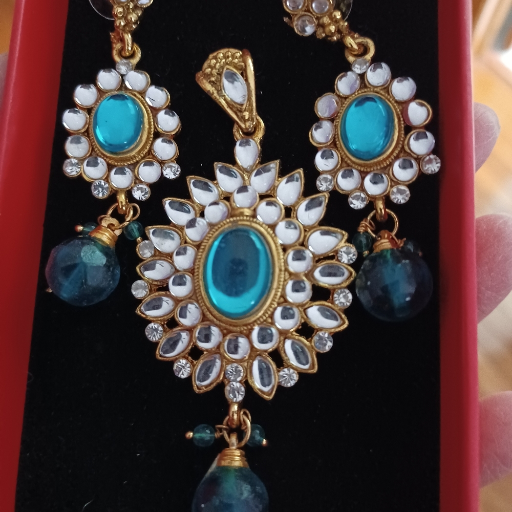 Pendant set 3 piece Turquoise color